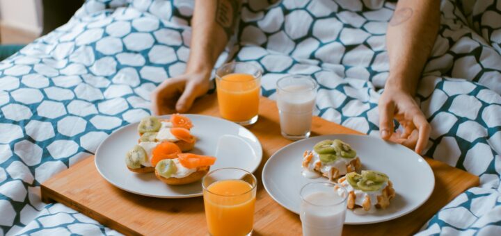 Morgenmad på sengen